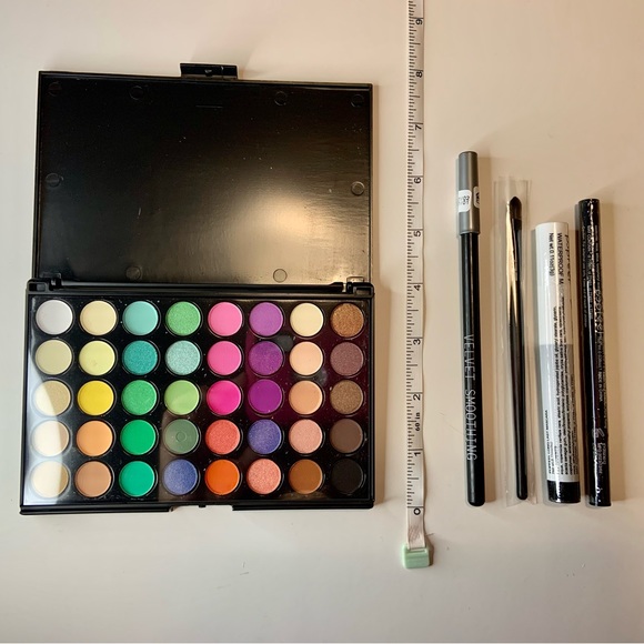 40 Color “All Your Eyes” Makeup Set Eyeshadow Palette Mascara Brush Eyeliner NEW - Picture 11 of 16